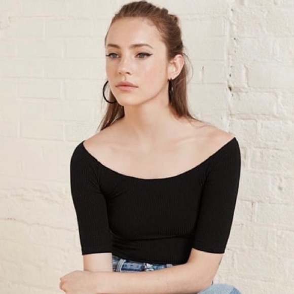 Reformation Tops - Reformation Black Fitted V Neck Top Sz M